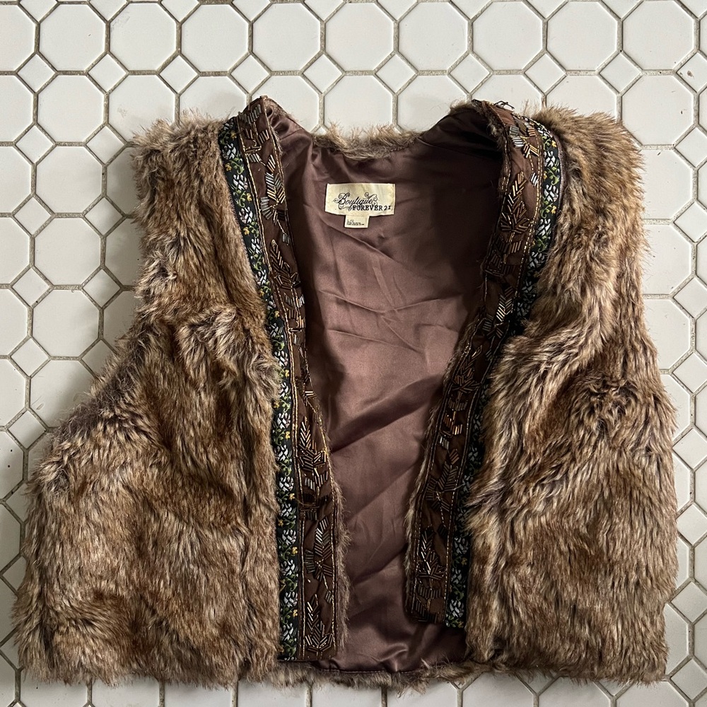 2010’s forever 21 Indie sleeze Faux Fur Vest with Embroidered Trim